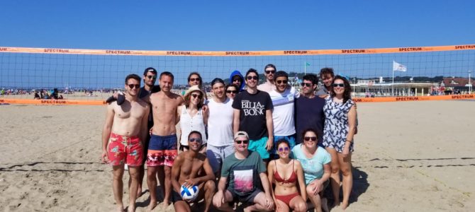 Chez ULE, on aime se retrouver…aussi pour du Beach Volley Chez ULE, on aime se retrouver…aussi pour du Beach Volley